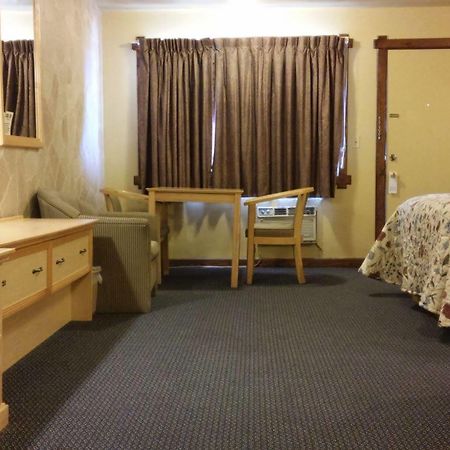 Budget Host Longhorn Motel Byers Exteriér fotografie
